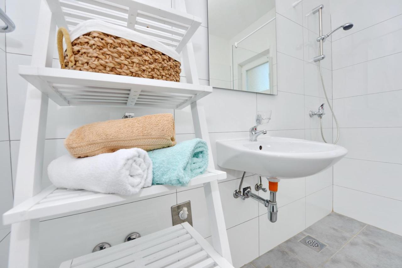 Apartments Verita Пакоштане Екстер'єр фото