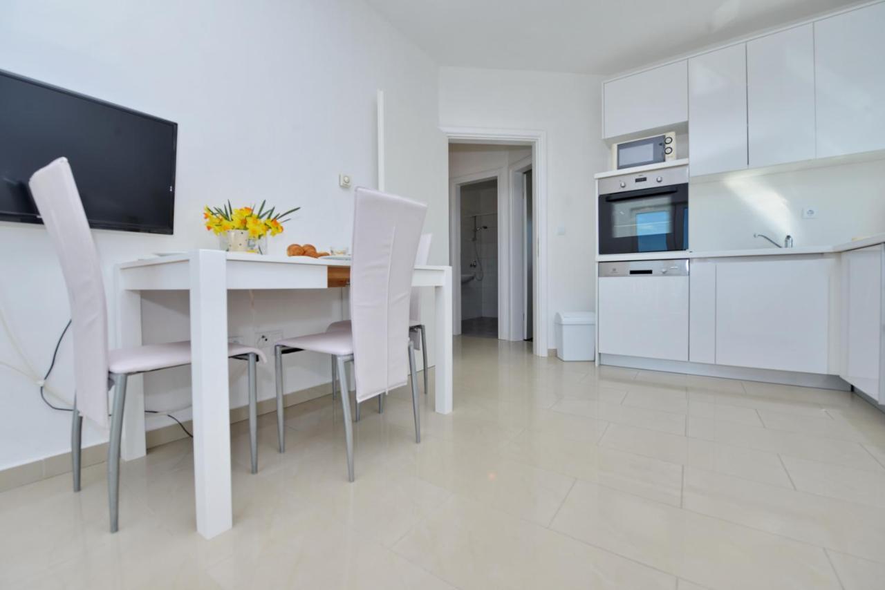 Apartments Verita Пакоштане Екстер'єр фото